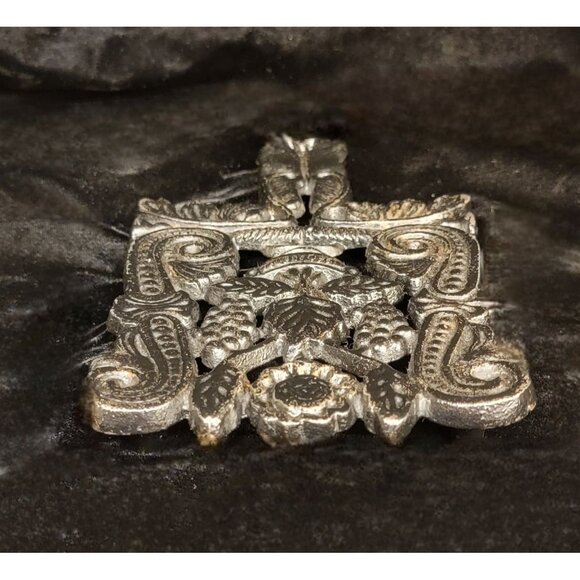 Vintage Cast Iron Trivet with Grape and Scrolls Motif - Picture 6 of 11